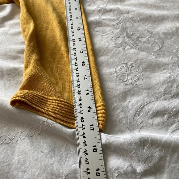 Banana Republic Factory Long Sleeve 1/2 Button Front Mustard V-Neck Cardigan M - Picture 11 of 13